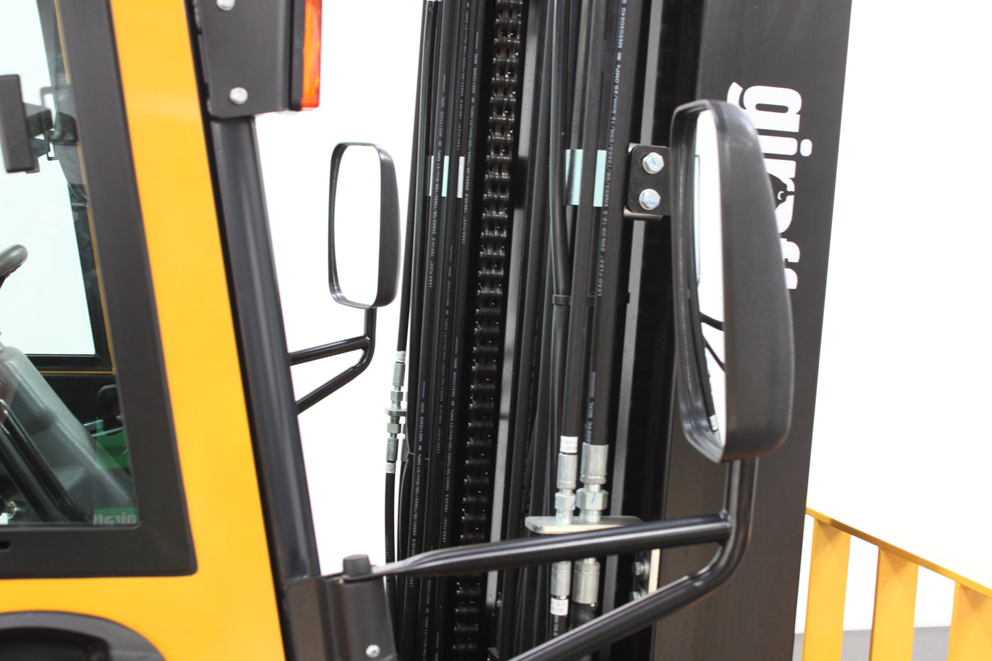 giraffe FD40 | Full Cab Diesel Counterbalance | 4-Wheel Forklift