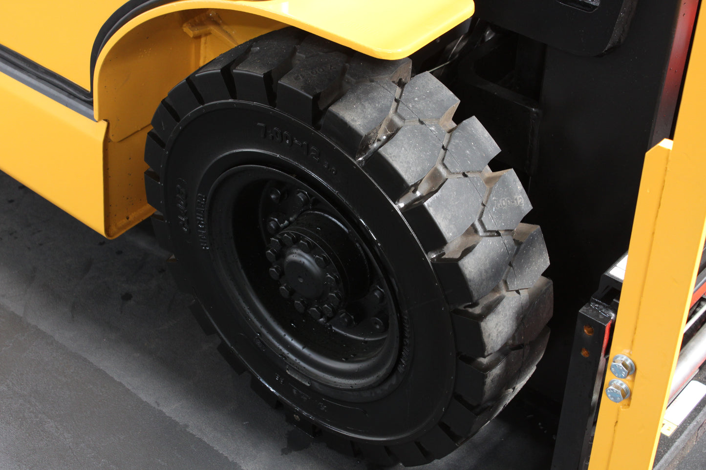 giraffe FD25| Full Cab Diesel Counterbalance | 4-Wheel Forklift