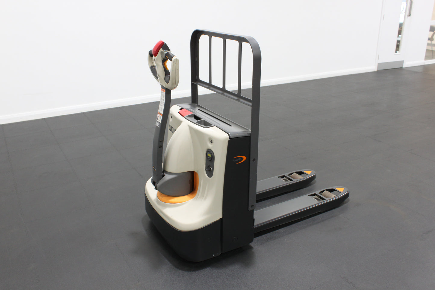 Crown WP3010 – Powered Pallet Truck