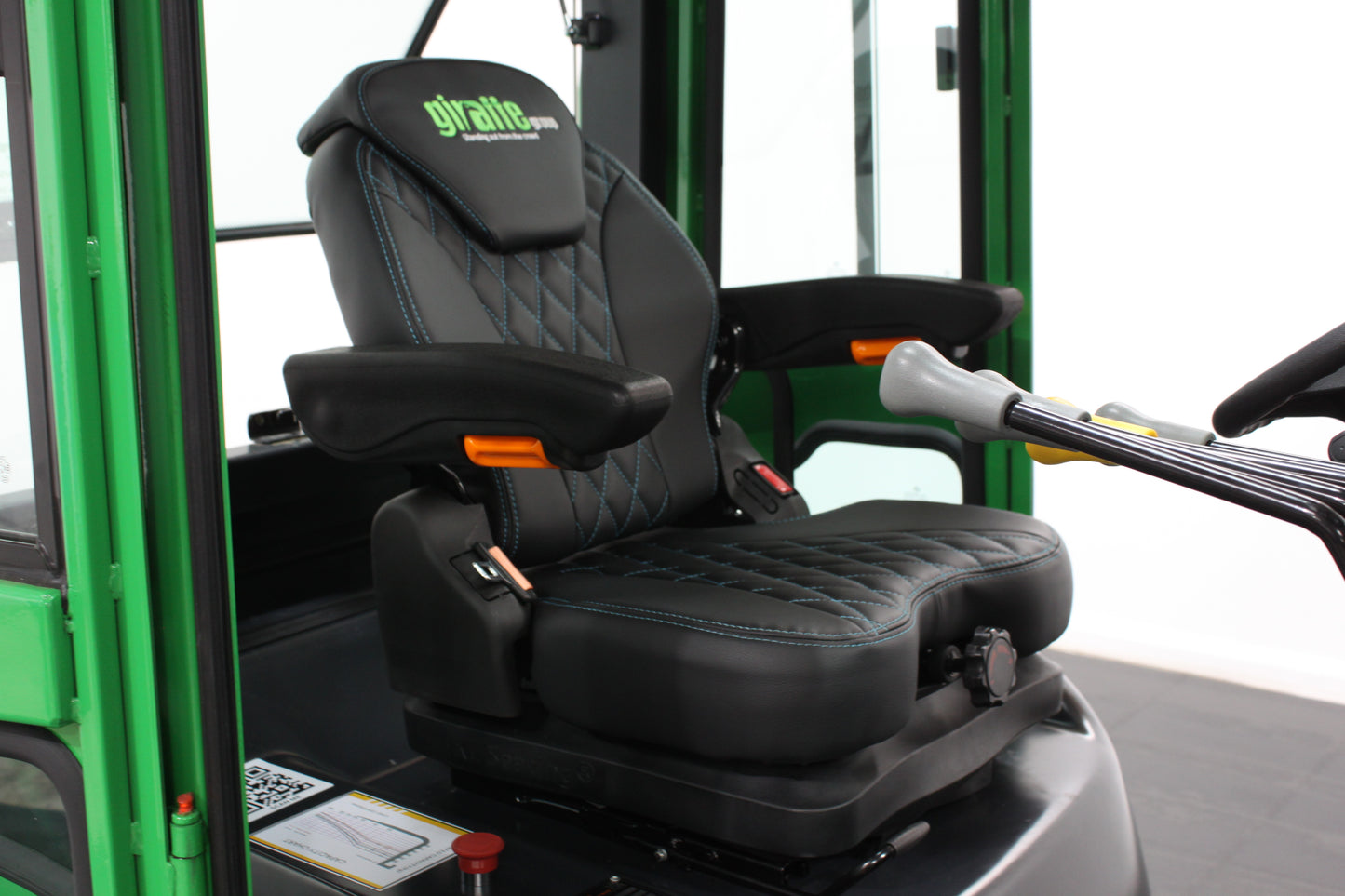 giraffe GBL30 Premium Full Cab 3.0T | 115V/230AH lithium battery |4-Wheel Forklift | Fast Charging, Zero Emissions