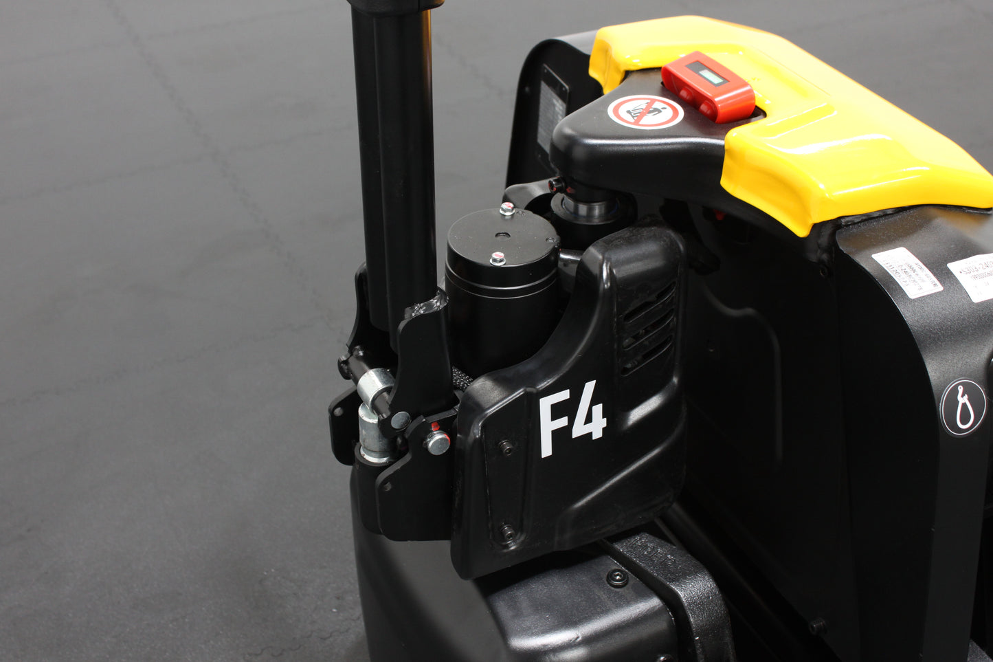 WELLFORCE F4 Powered Pallet Truck (UK Spec 680x1000mm)
