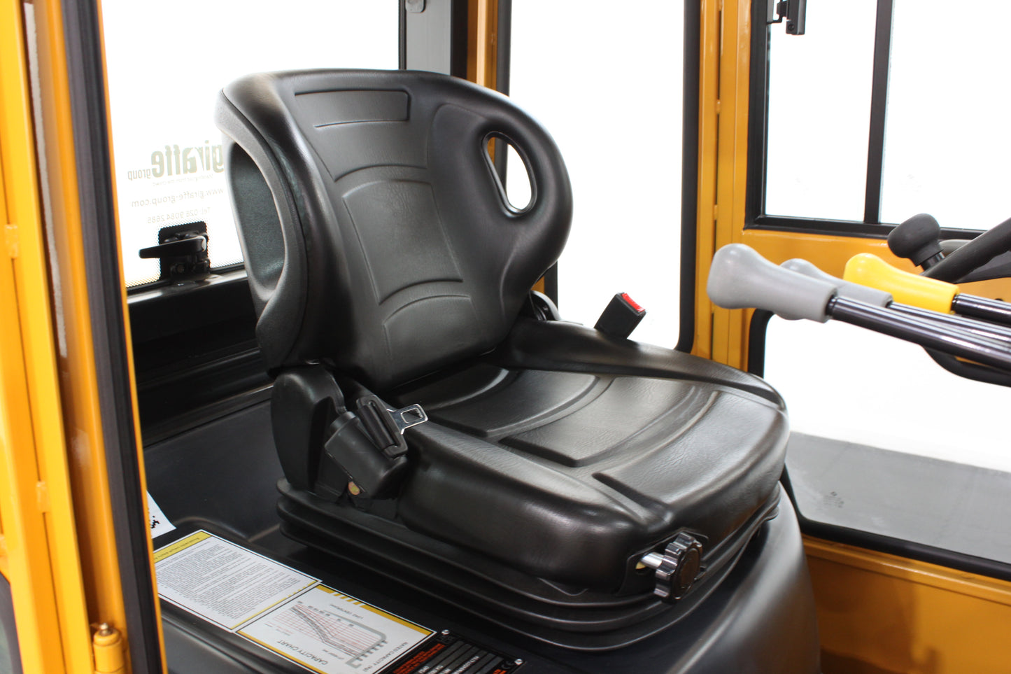 giraffe FD40 | Full Cab Diesel Counterbalance | 4-Wheel Forklift