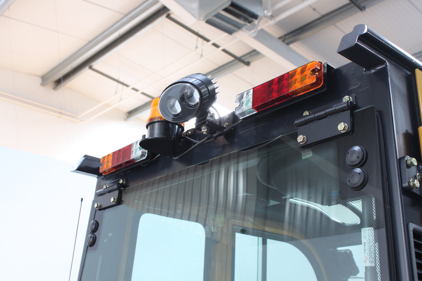 giraffe FD25| Full Cab Diesel Counterbalance | 4-Wheel Forklift