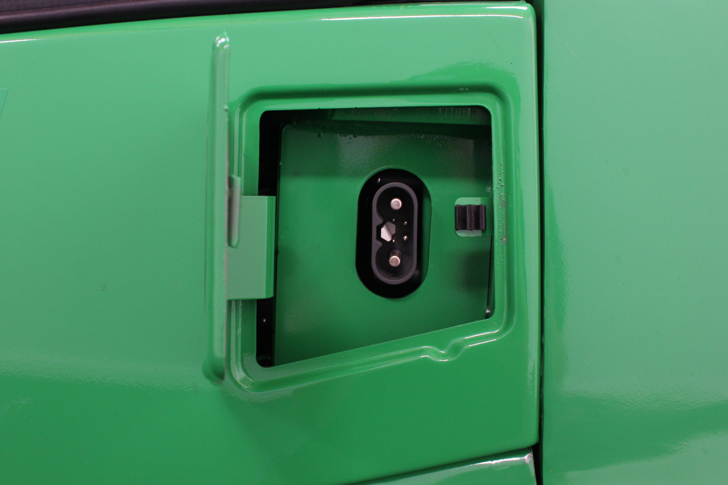 giraffe GBL25 Premium Full Cab 2.5T Lithium Electric 4-Wheel Forklift | 115V/173Ah Lithium Battery, Zero Emissions