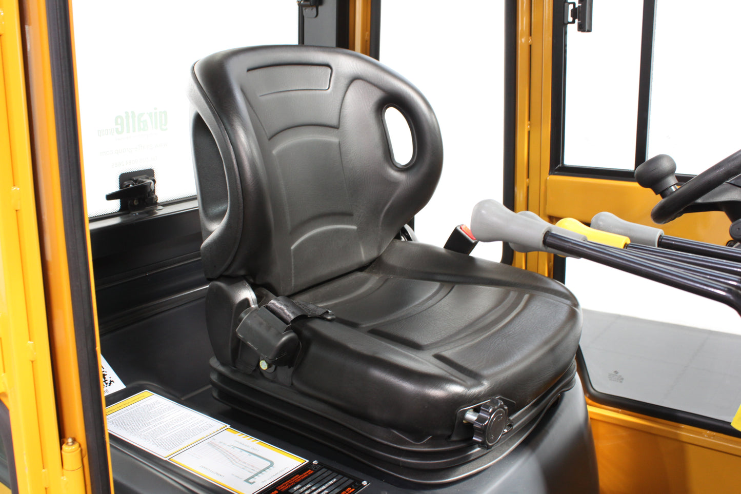 giraffe FD25| Full Cab Diesel Counterbalance | 4-Wheel Forklift
