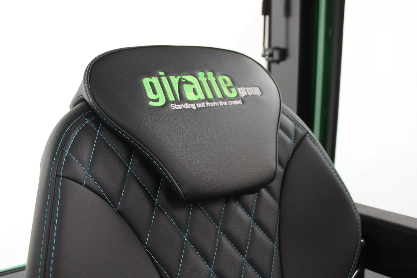 giraffe GBL25 Premium Full Cab 2.5T Lithium Electric 4-Wheel Forklift | 115V/173Ah Lithium Battery, Zero Emissions