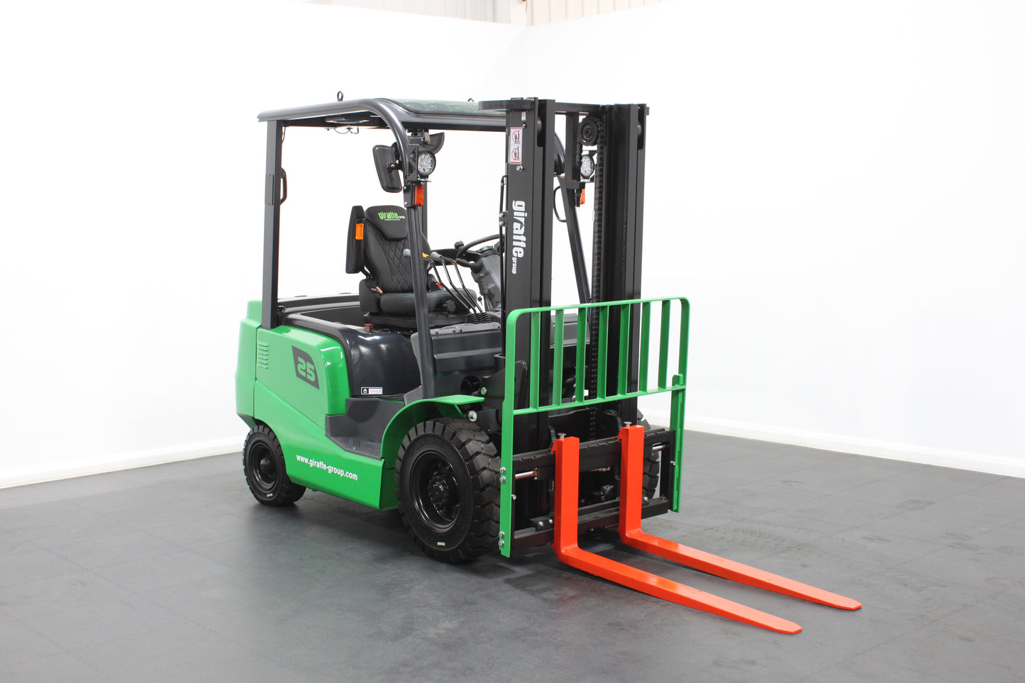 giraffe GBL25 2.5T Lithium Electric 4-Wheel Forklift | Fast Charging, Zero Emissions