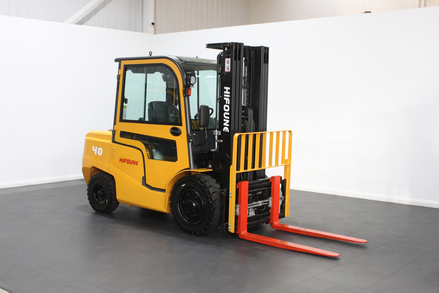 HIFOUNE FD40 - Full Cab Diesel Counterbalance