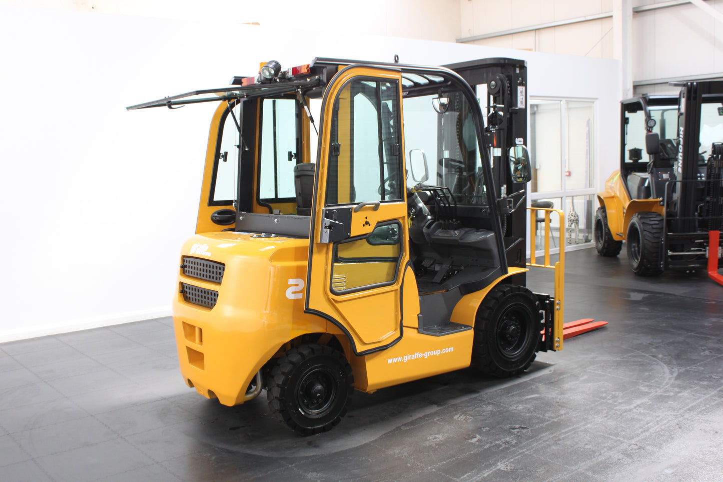 giraffe FD25| Full Cab Diesel Counterbalance | 4-Wheel Forklift