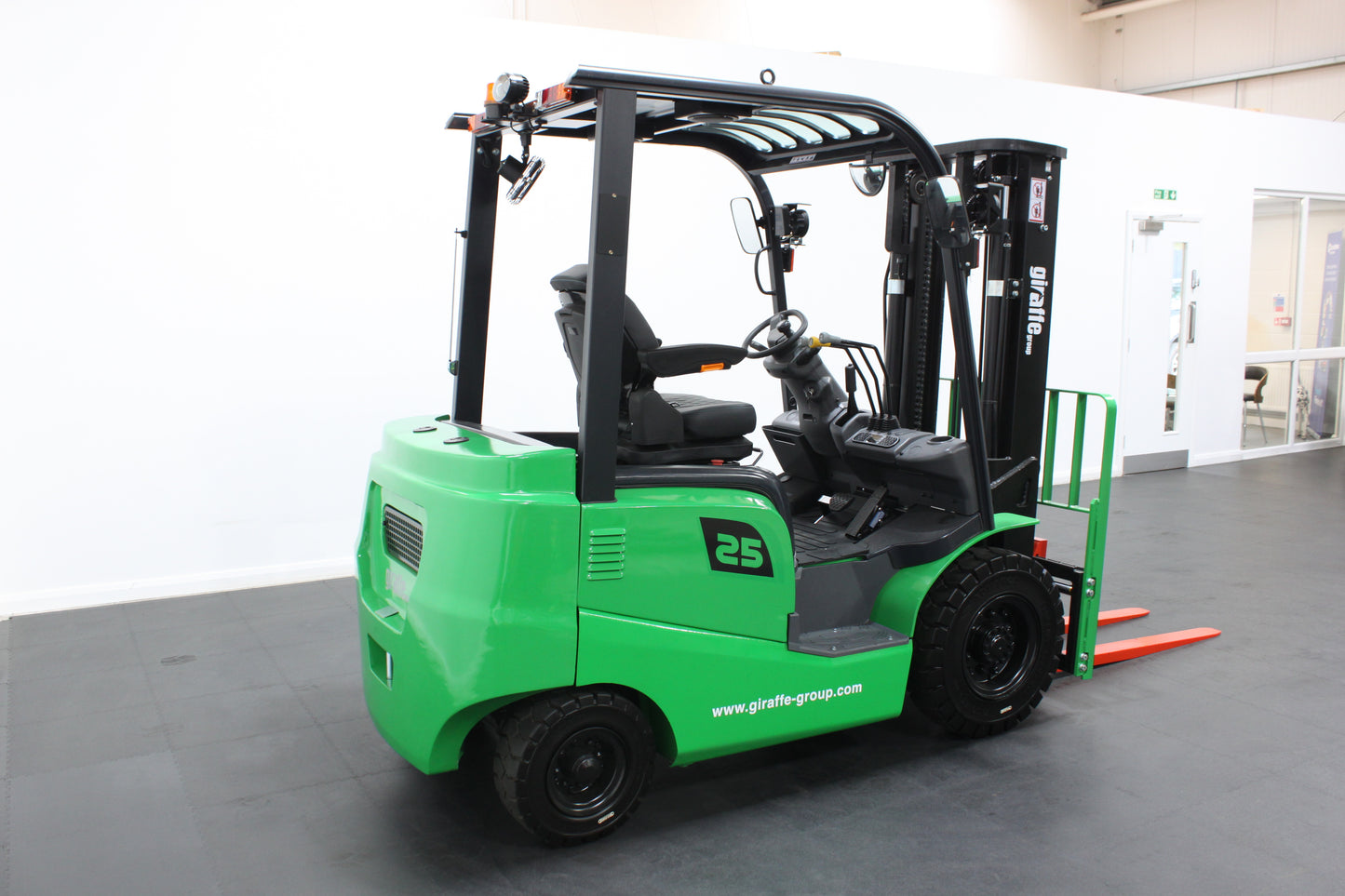giraffe GBL25 2.5T Lithium Electric 4-Wheel Forklift | Fast Charging, Zero Emissions