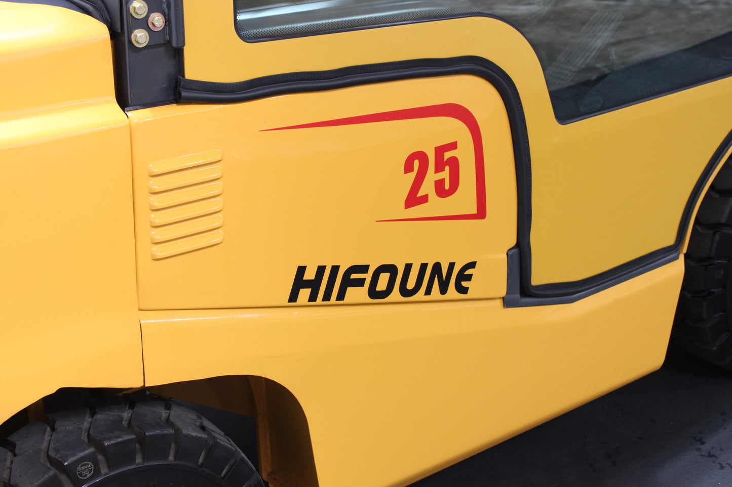 HIFOUNE FD25 - Full Cab