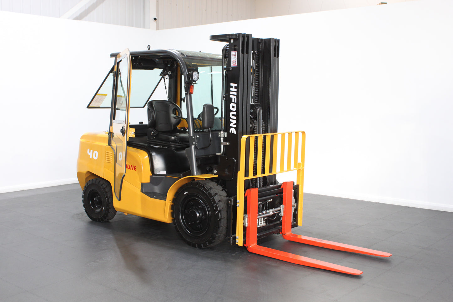 HIFOUNE FD40 - Full Cab Diesel Counterbalance