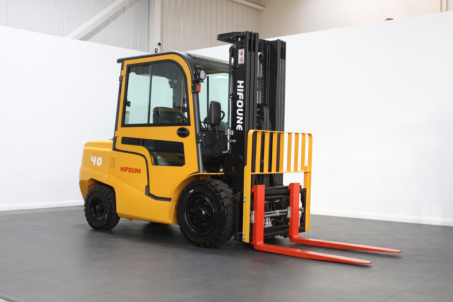 HIFOUNE FD40 - Full Cab Diesel Counterbalance