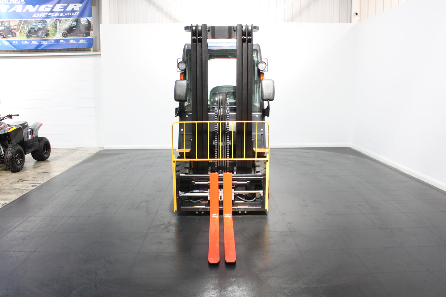 giraffe FD25| Full Cab Diesel Counterbalance | 4-Wheel Forklift
