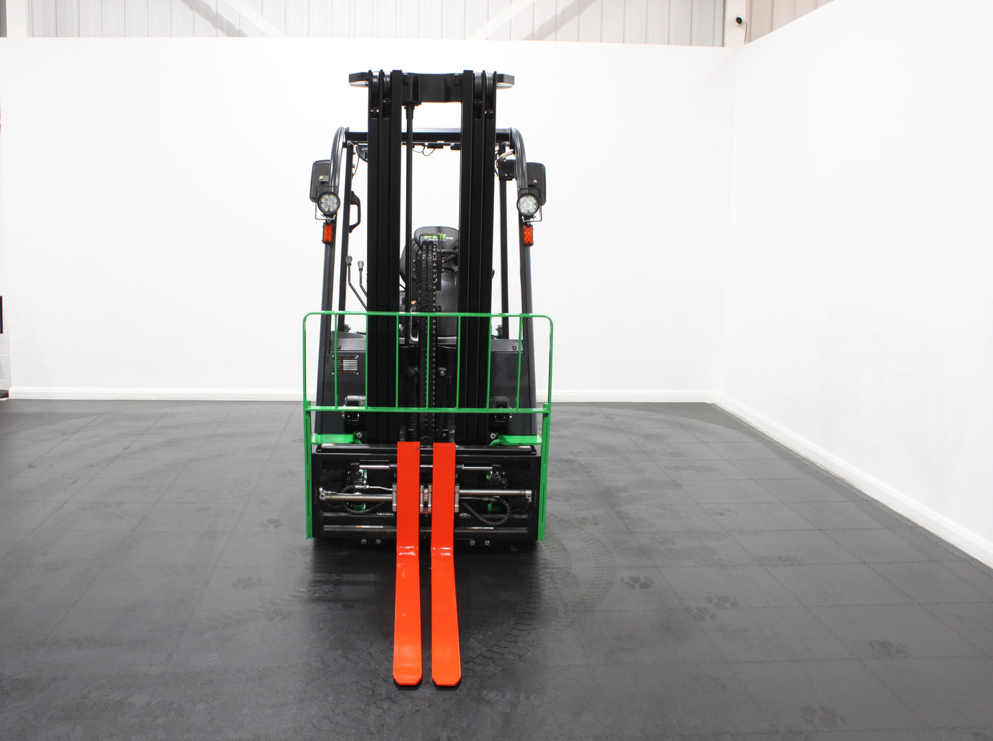 giraffe GBL20 2T Lithium Electric 3-Wheel Forklift | Fast Charging, Zero Emissions