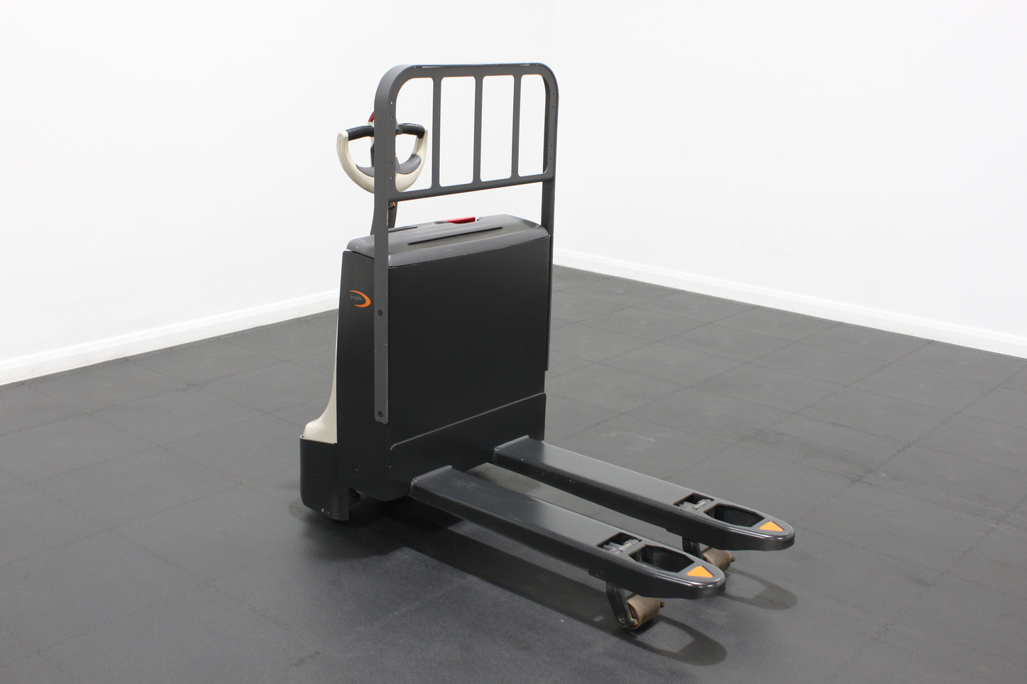 Crown WP3010 – Powered Pallet Truck