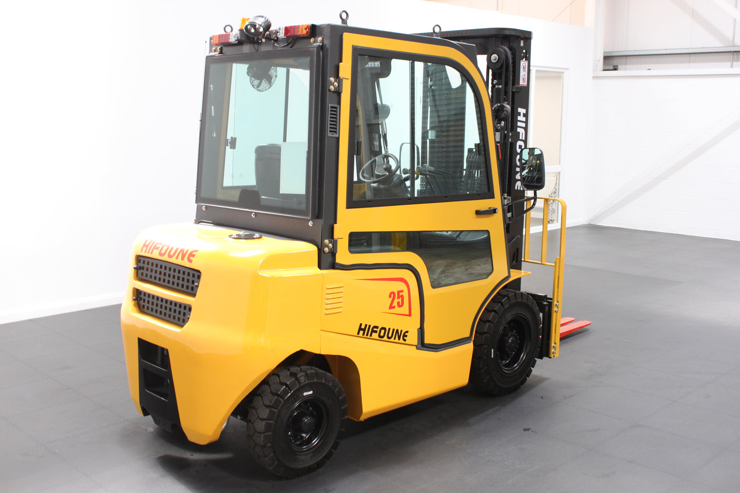 HIFOUNE FD25 - Full Cab