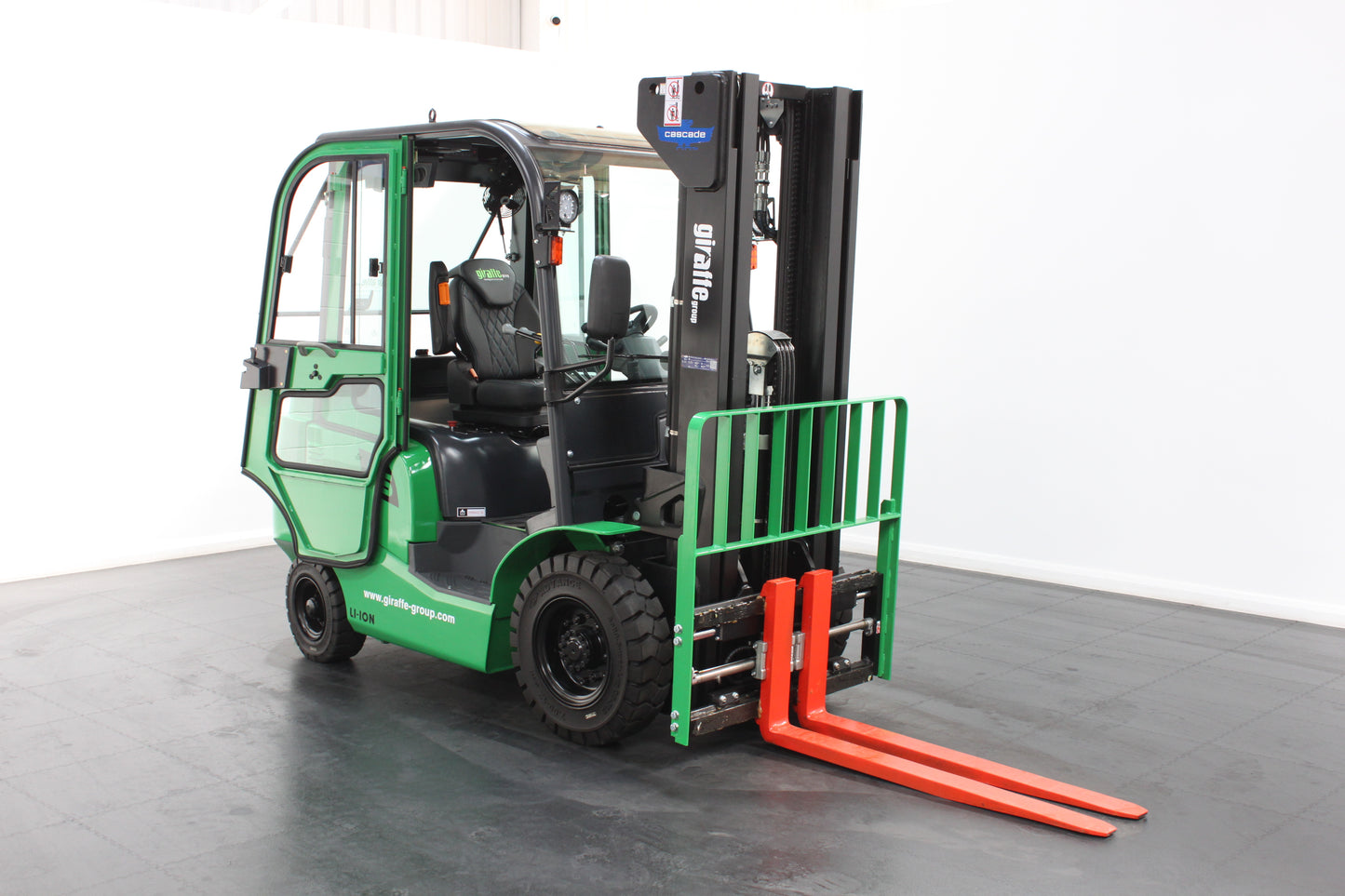 giraffe GBL25 Premium Full Cab 2.5T Lithium Electric 4-Wheel Forklift | 115V/173Ah Lithium Battery, Zero Emissions