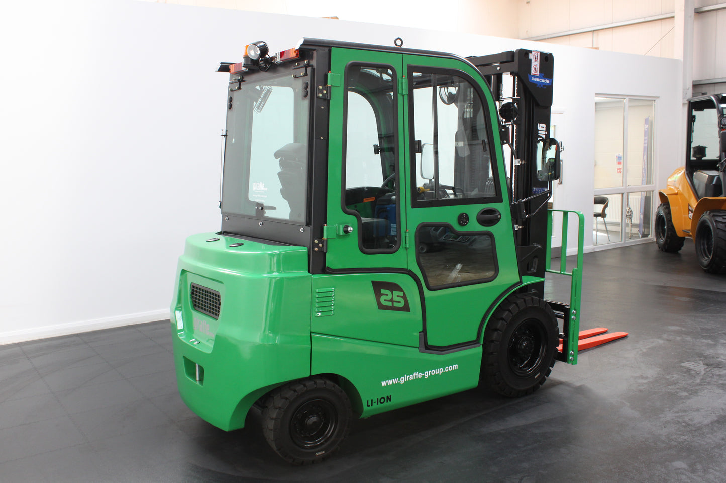 giraffe GBL25 Premium Full Cab 2.5T Lithium Electric 4-Wheel Forklift | 115V/173Ah Lithium Battery, Zero Emissions