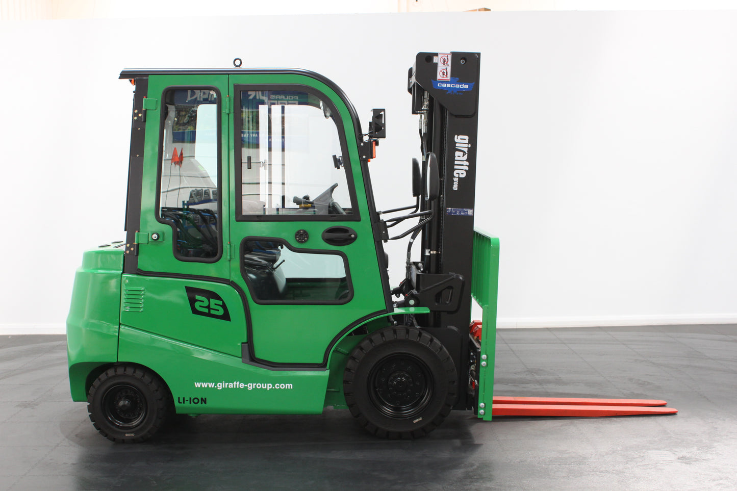 giraffe GBL25 Premium Full Cab 2.5T Lithium Electric 4-Wheel Forklift | 115V/173Ah Lithium Battery, Zero Emissions