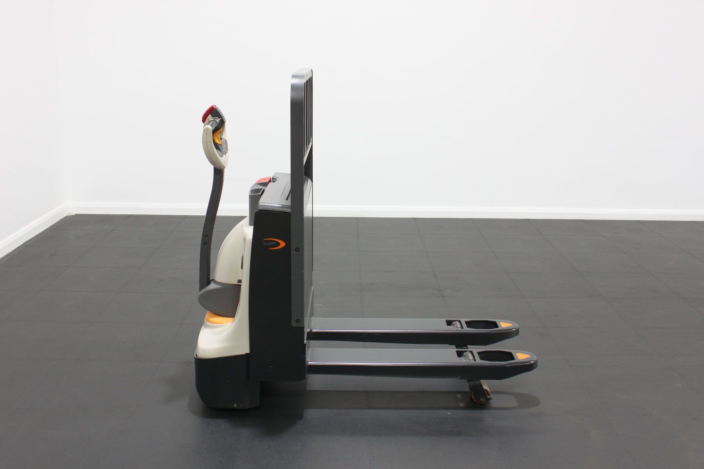 Crown WP3010 – Powered Pallet Truck