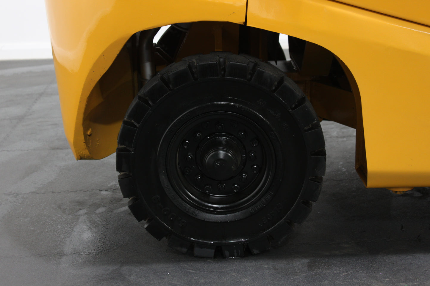 giraffe FD25| Half Cab Diesel Counterbalance | 4-Wheel Forklift