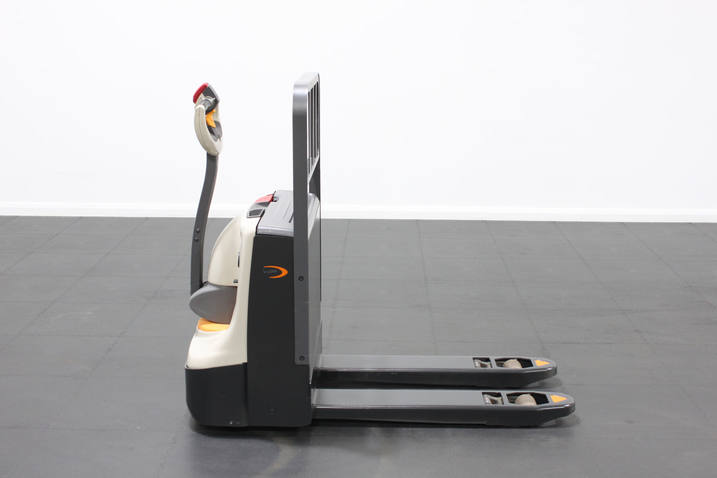 Crown WP3010 – Powered Pallet Truck
