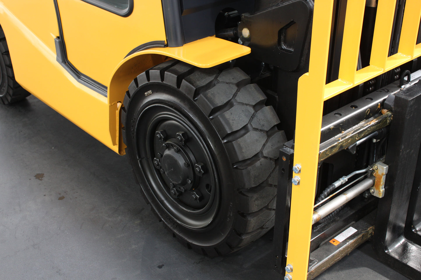 giraffe FD40 | Full Cab Diesel Counterbalance | 4-Wheel Forklift
