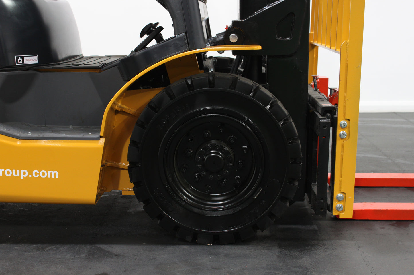 giraffe FD25| Half Cab Diesel Counterbalance | 4-Wheel Forklift