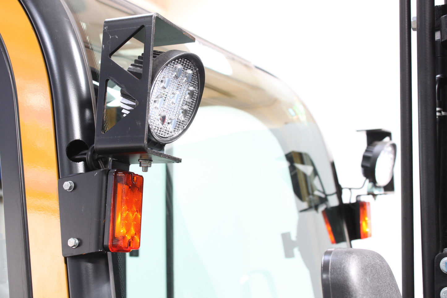 giraffe FD25| Full Cab Diesel Counterbalance | 4-Wheel Forklift