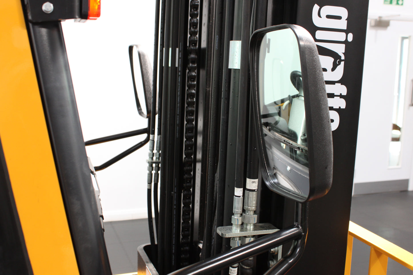 giraffe FD25| Full Cab Diesel Counterbalance | 4-Wheel Forklift
