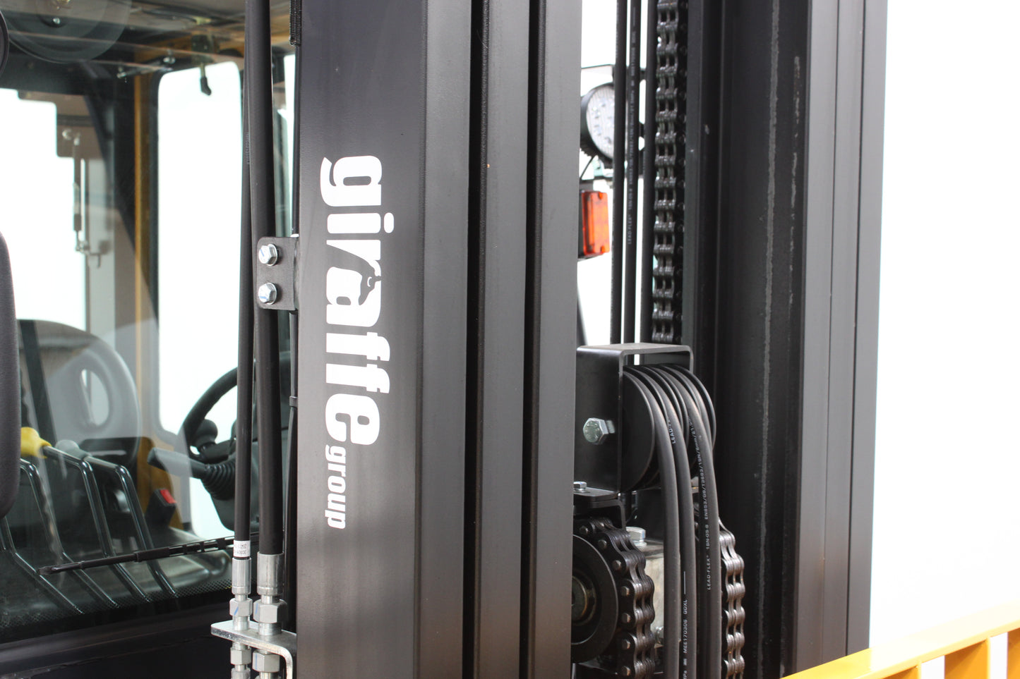 giraffe FD40 | Full Cab Diesel Counterbalance | 4-Wheel Forklift