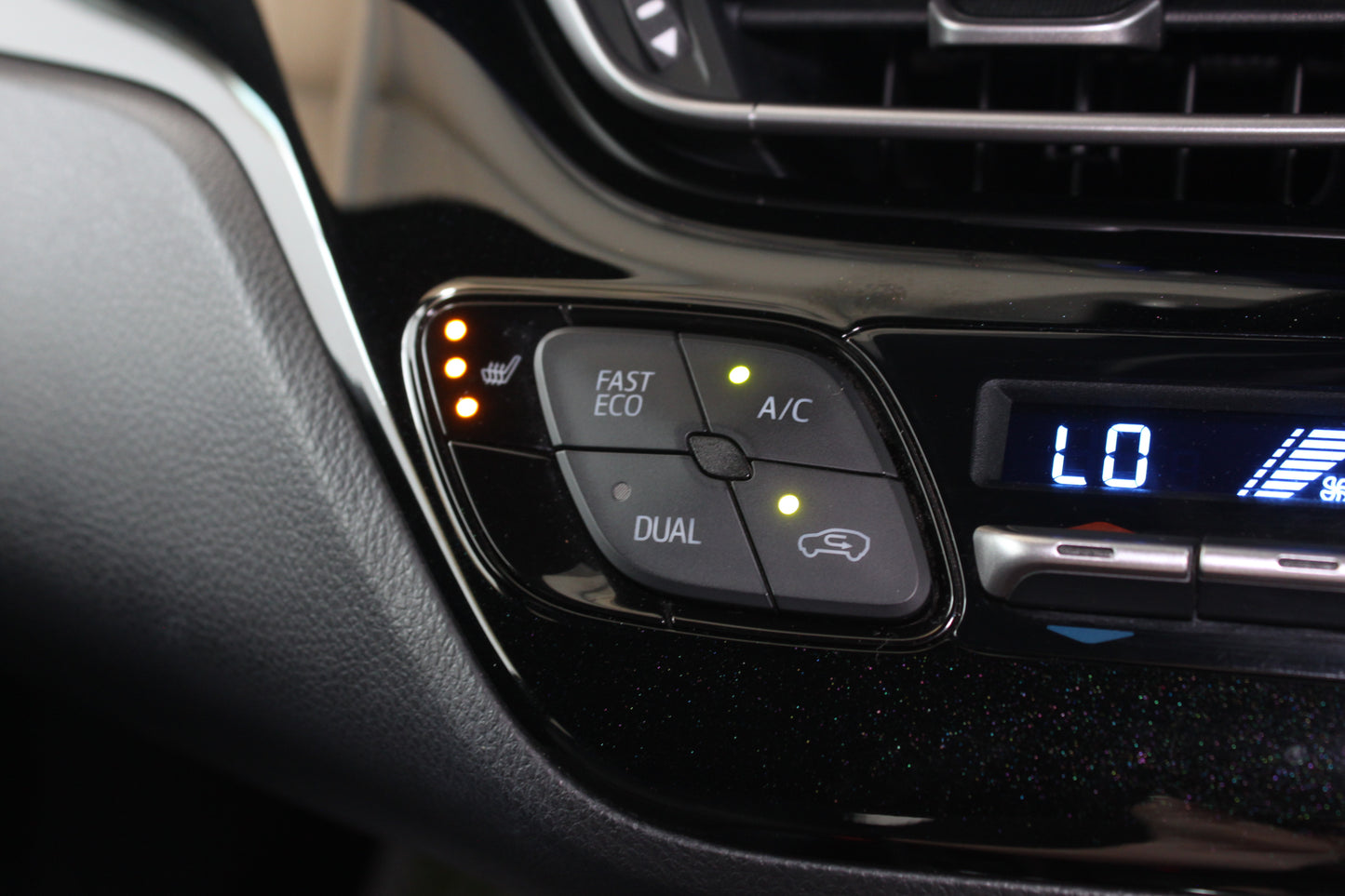 Toyota C-HR 1.8 Hybrid Dynamic 5dr CVT