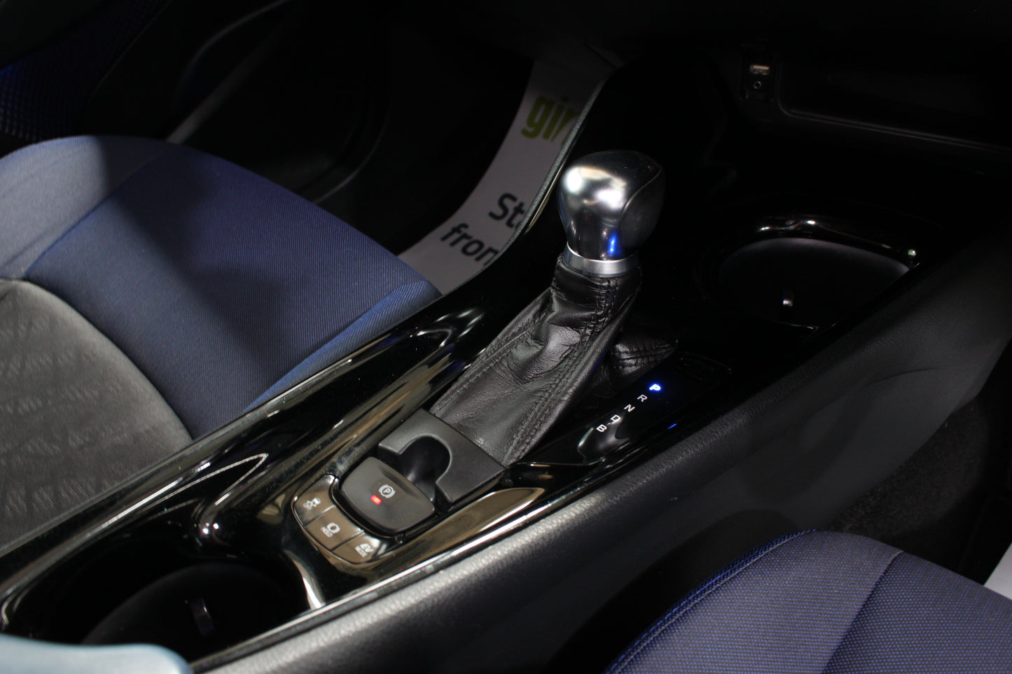Toyota C-HR 1.8 Hybrid Dynamic 5dr CVT