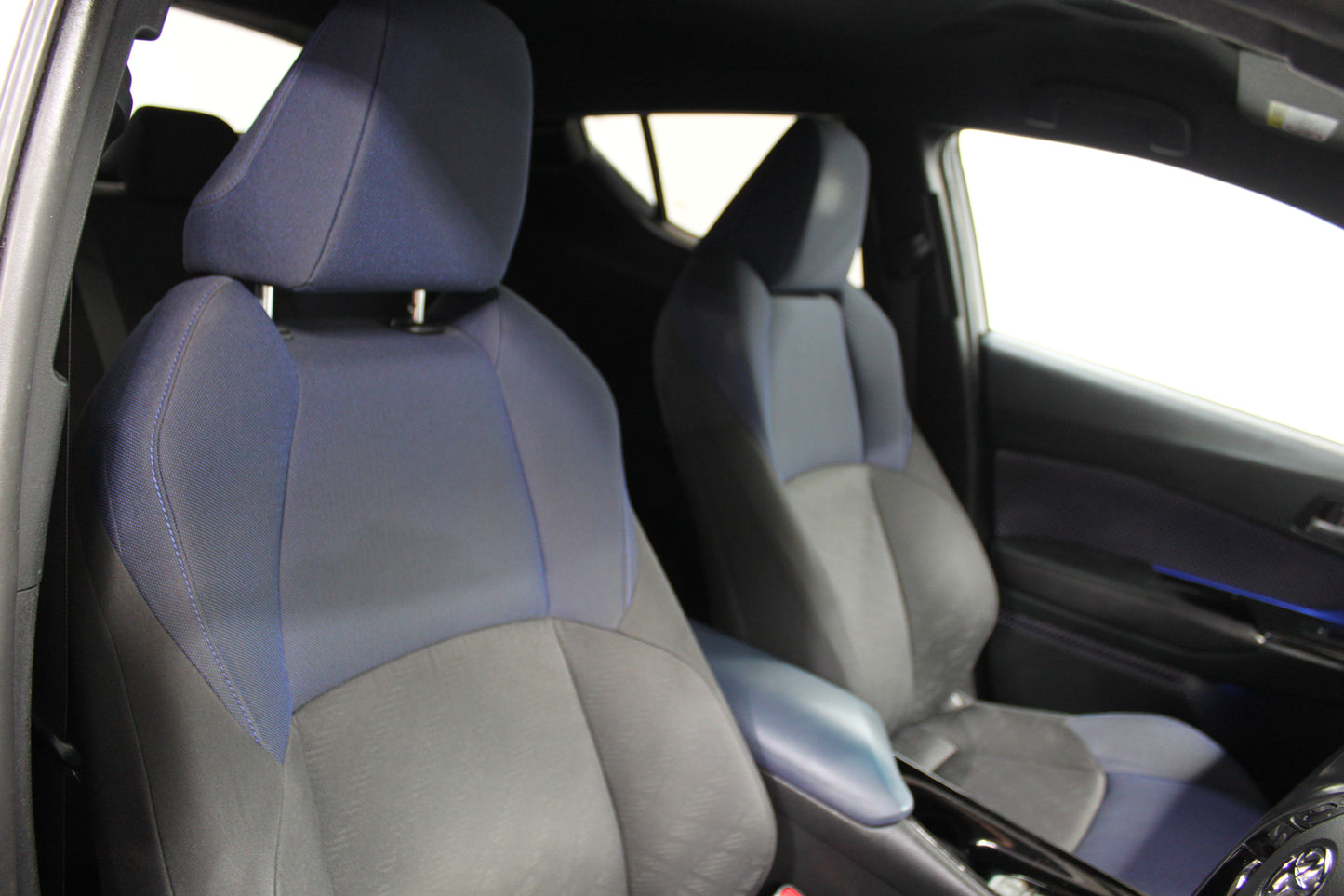 Toyota C-HR 1.8 Hybrid Dynamic 5dr CVT