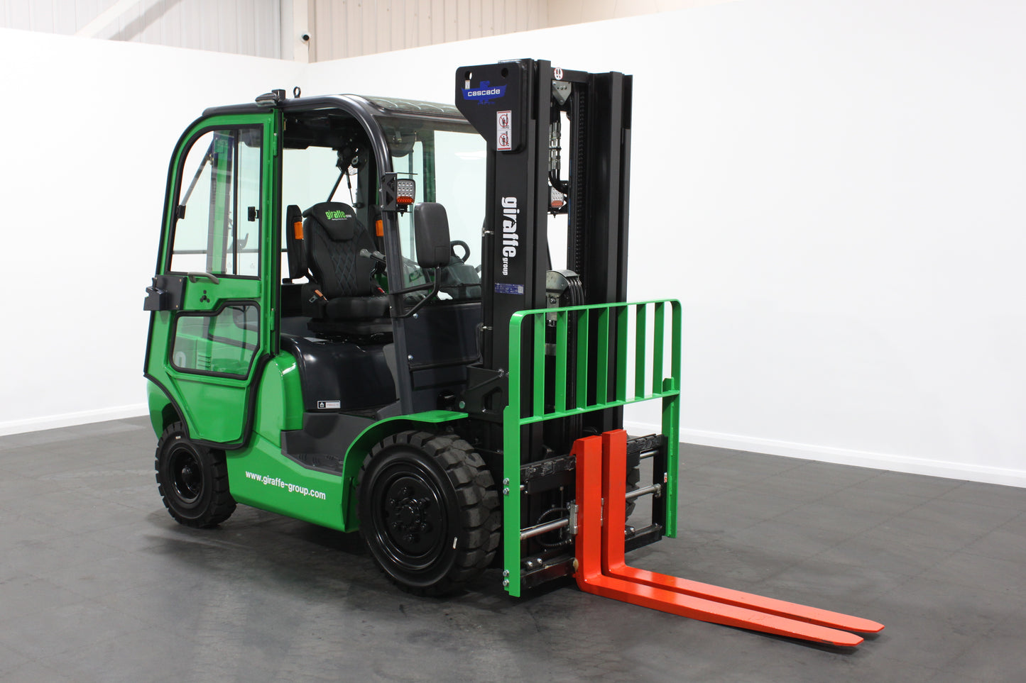 giraffe FD30 Premium | Full Cab Diesel Counterbalance | 4-Wheel Forklift