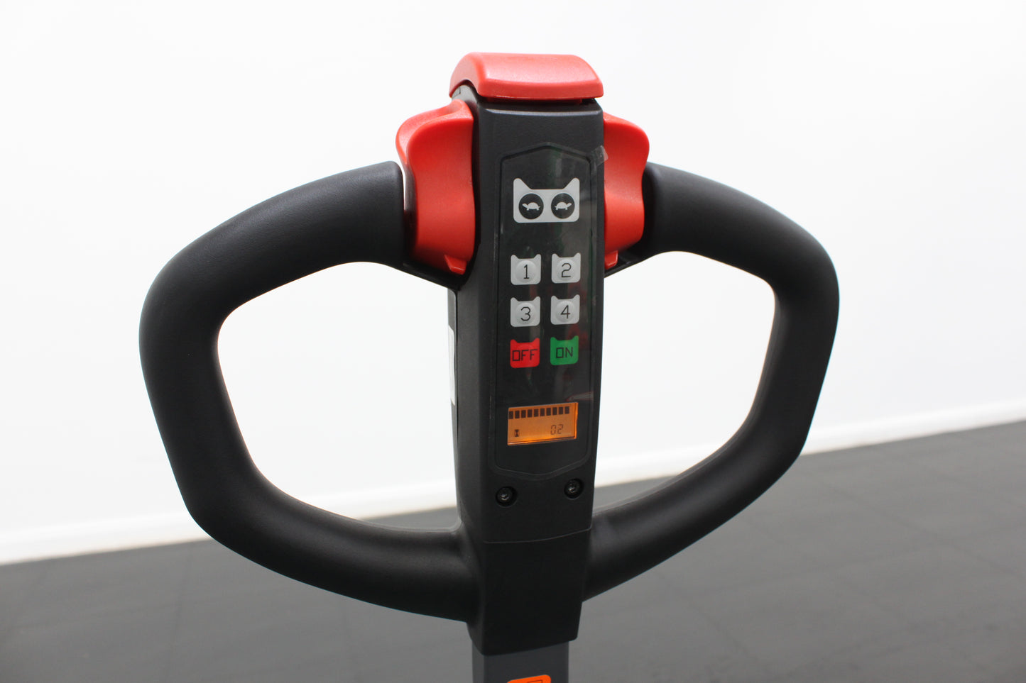 giraffe - 1.5T Lithium Powered Pallet Truck (EURO Spec 550x1150mm)