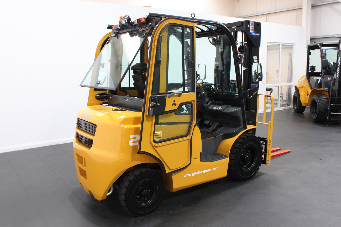 giraffe FD25 Premium | Full Cab Diesel Counterbalance | 4-Wheel Forklift