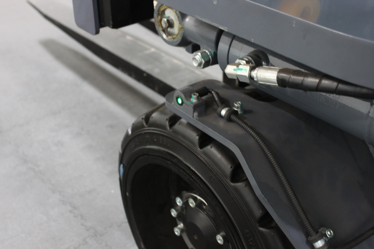 MiMA MJ20 Electric Articulated Forklift | 2T Capacity, VNA, Lithium Battery