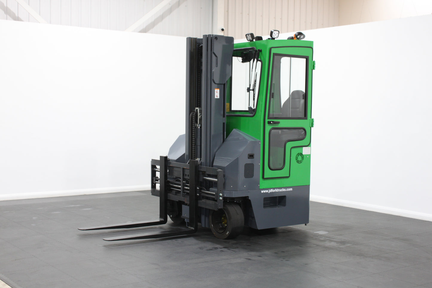 MiMA MQK30 - Multidirectional Counterbalance Forklift