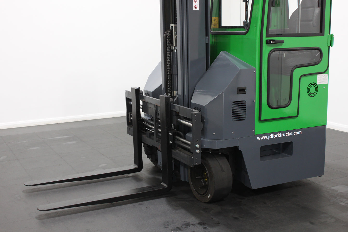 MiMA MQK30 - Multidirectional Counterbalance Forklift