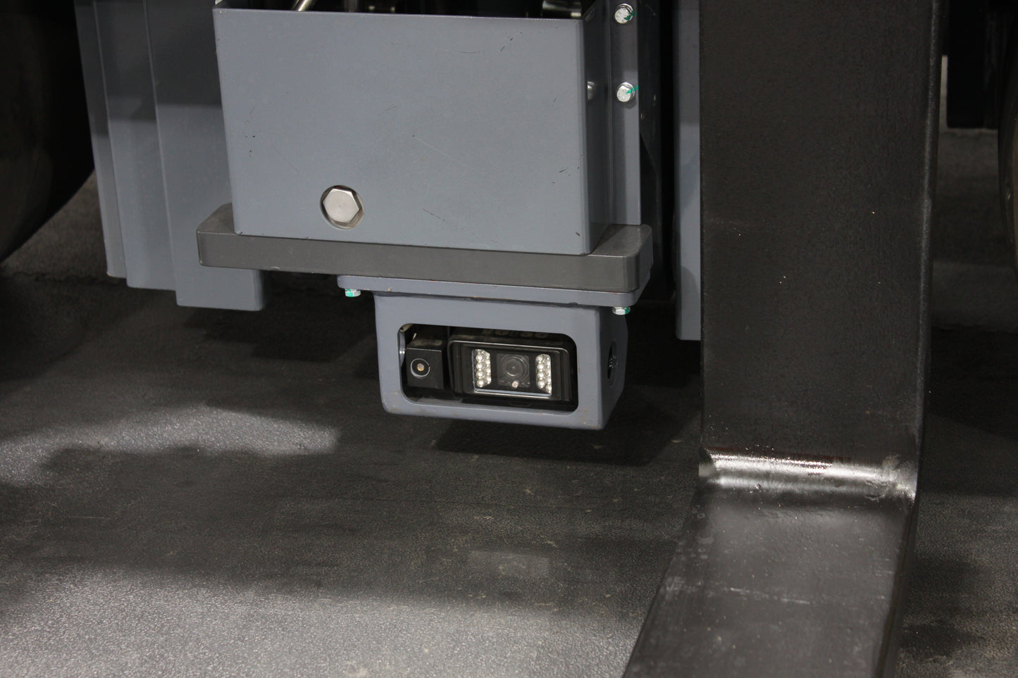 MiMA MQK30 - Multidirectional Counterbalance Forklift