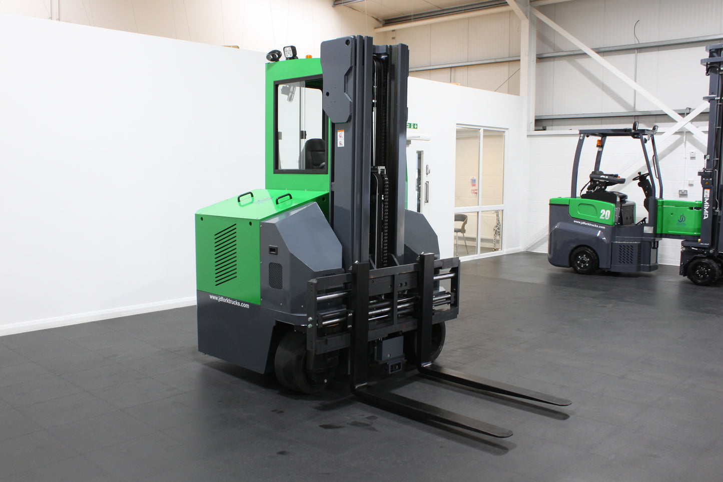 MiMA MQK30 - Multidirectional Counterbalance Forklift