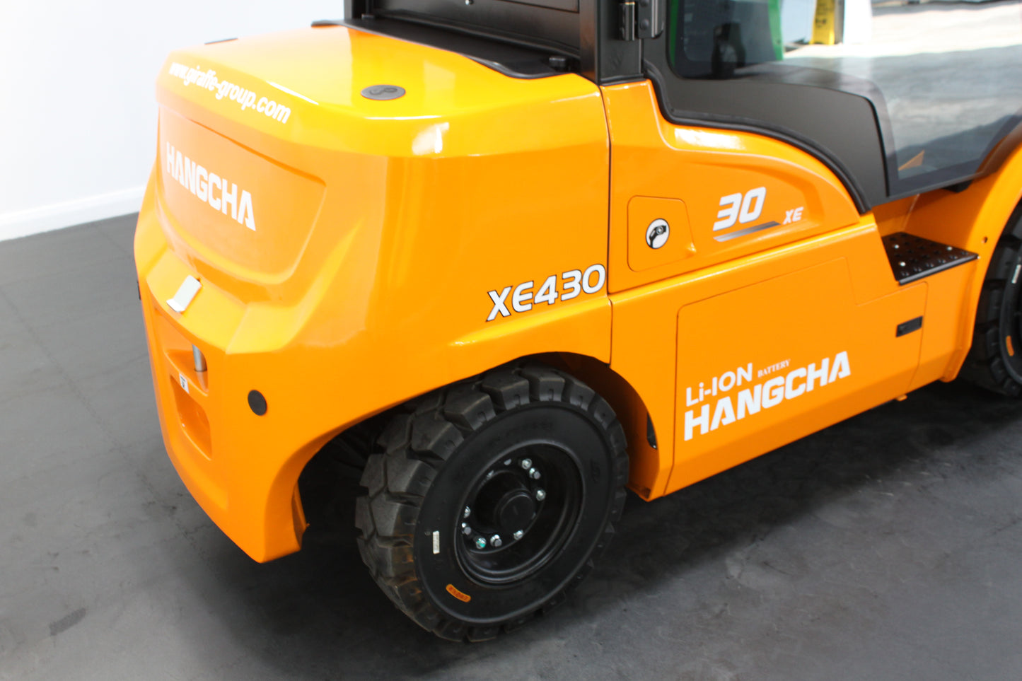 Hangcha XE430T 3.0T | Full Cab Lithium Counterbalance | 4-Wheel Forklift