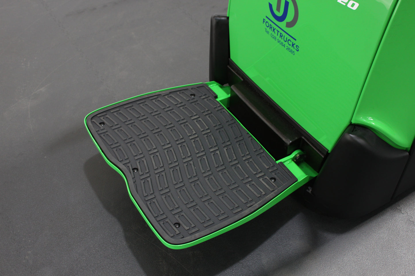 CESAB P320 Powered Pallet Truck with Platform Ride-On