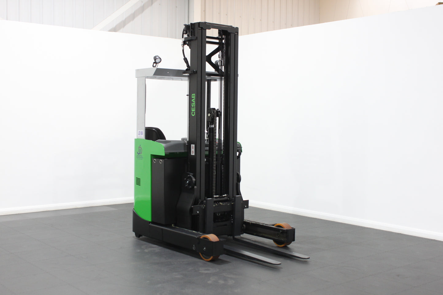 CESAB R116 Electric Reach Truck
