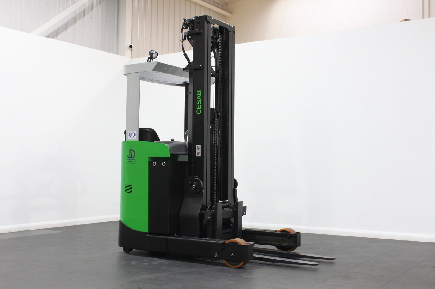 CESAB R116 Electric Reach Truck