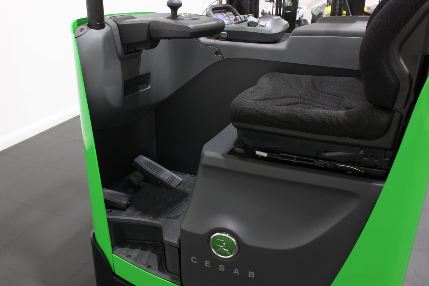 CESAB R116 Electric Reach Truck