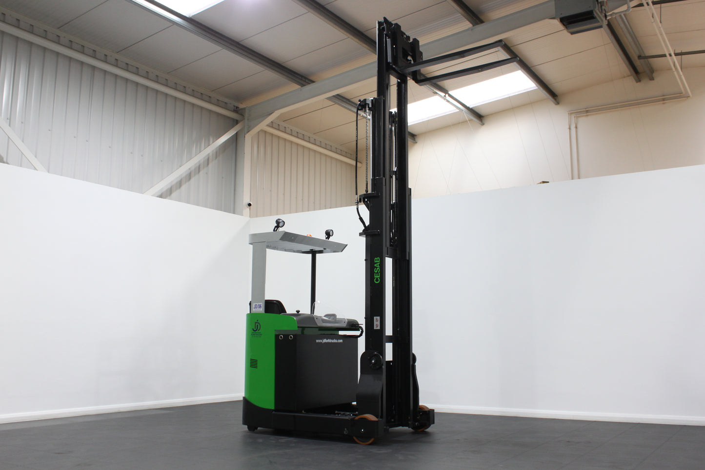 CESAB R116 Electric Reach Truck