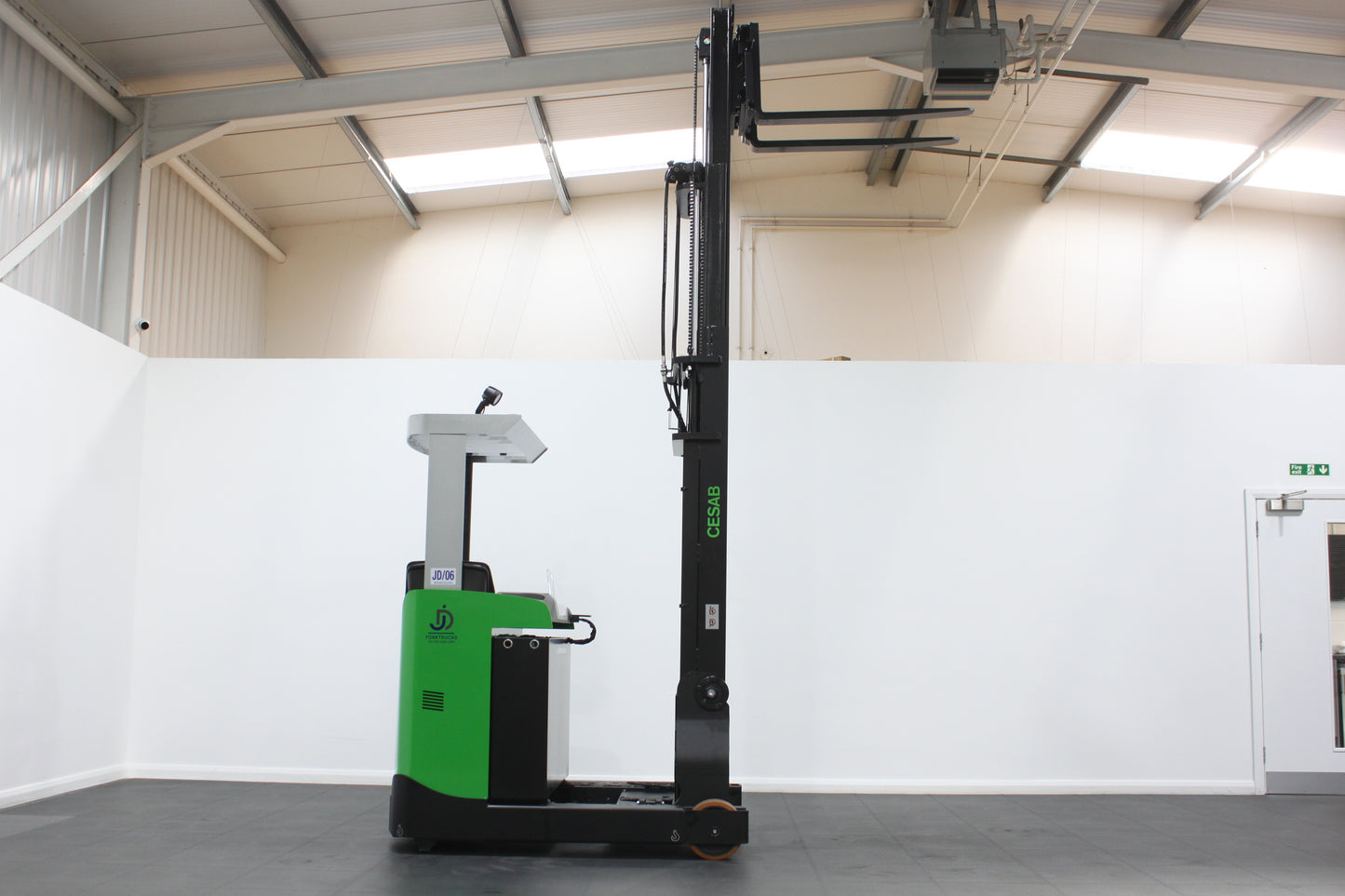 CESAB R116 Electric Reach Truck